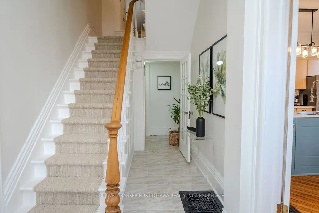 201 Bridge Street W