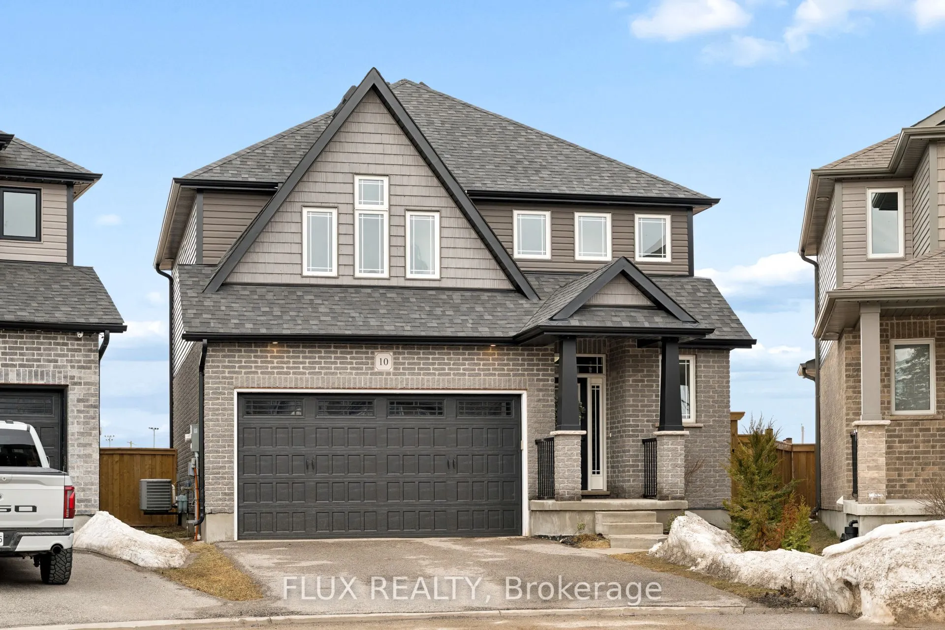 10 Sparrow Crescent