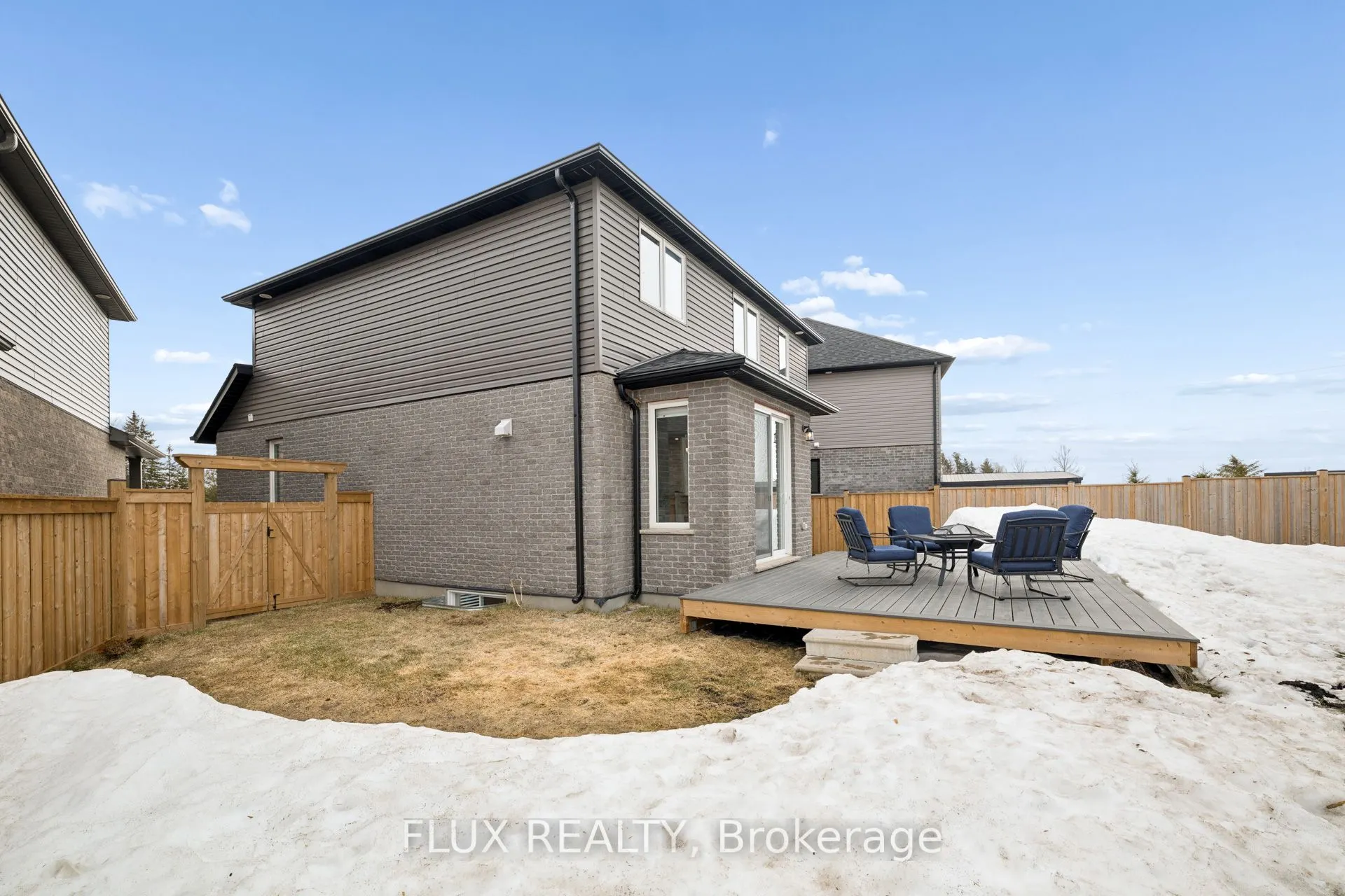 10 Sparrow Crescent