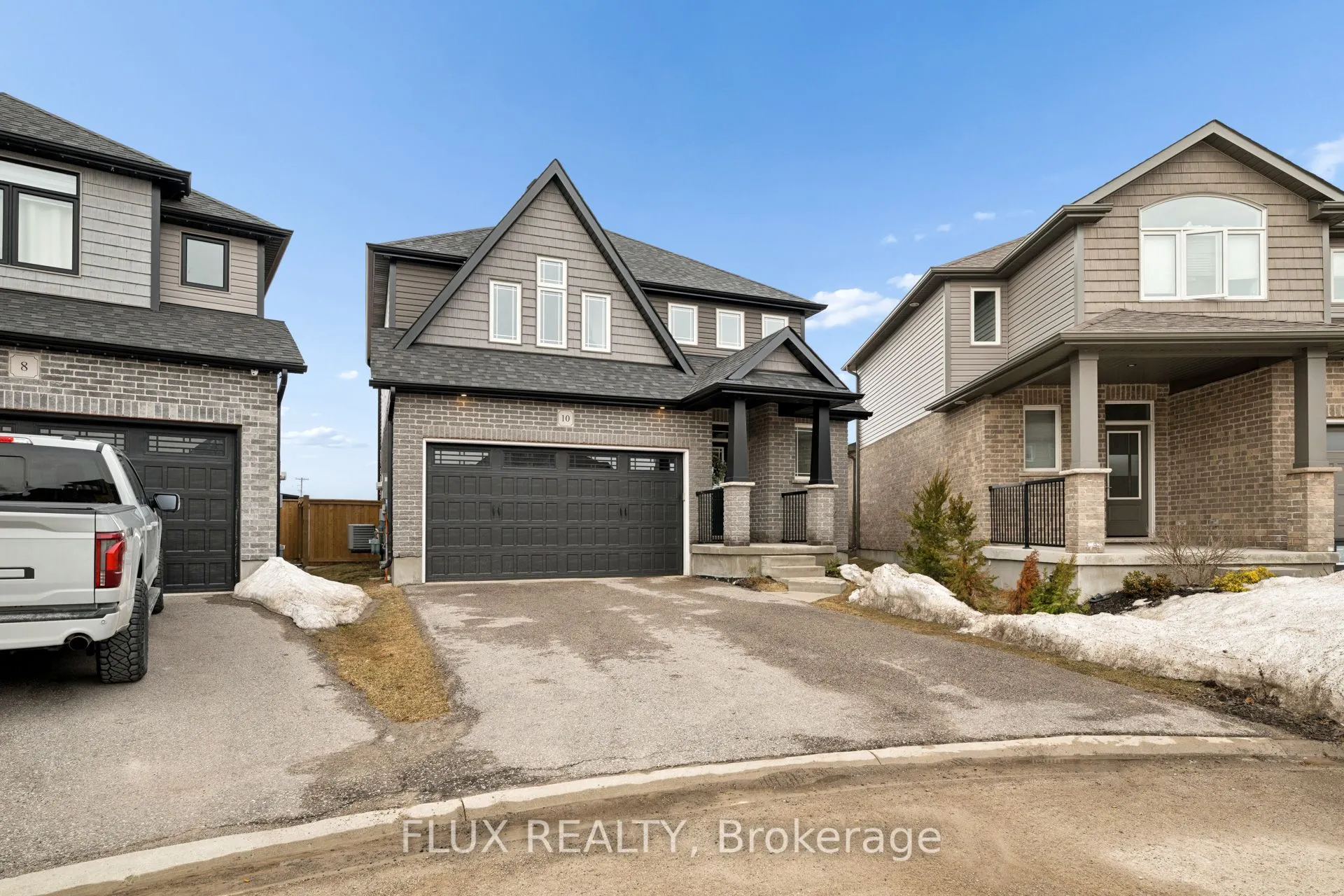 10 Sparrow Crescent