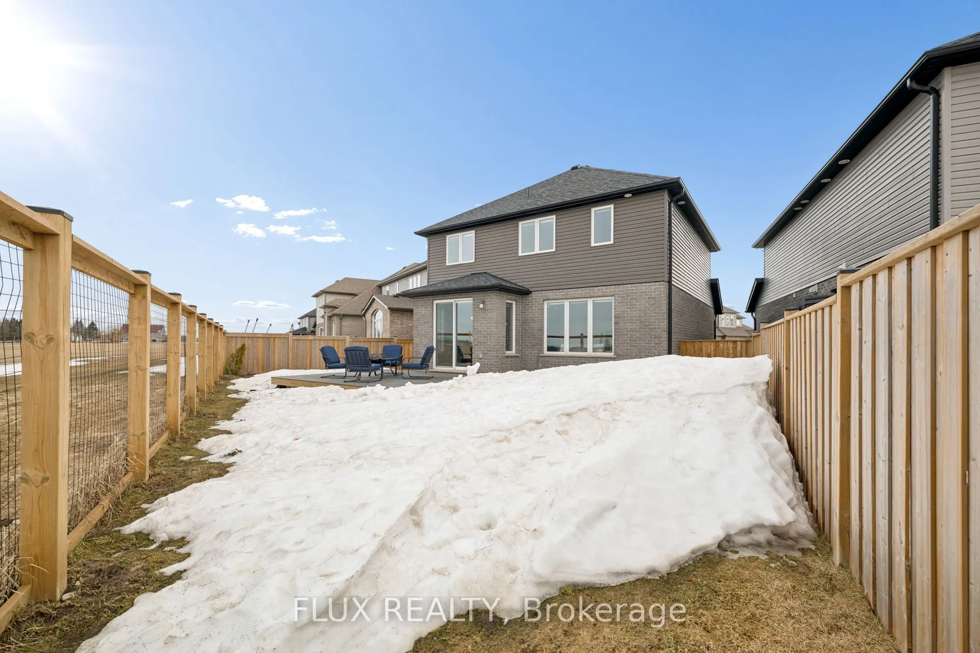10 Sparrow Crescent