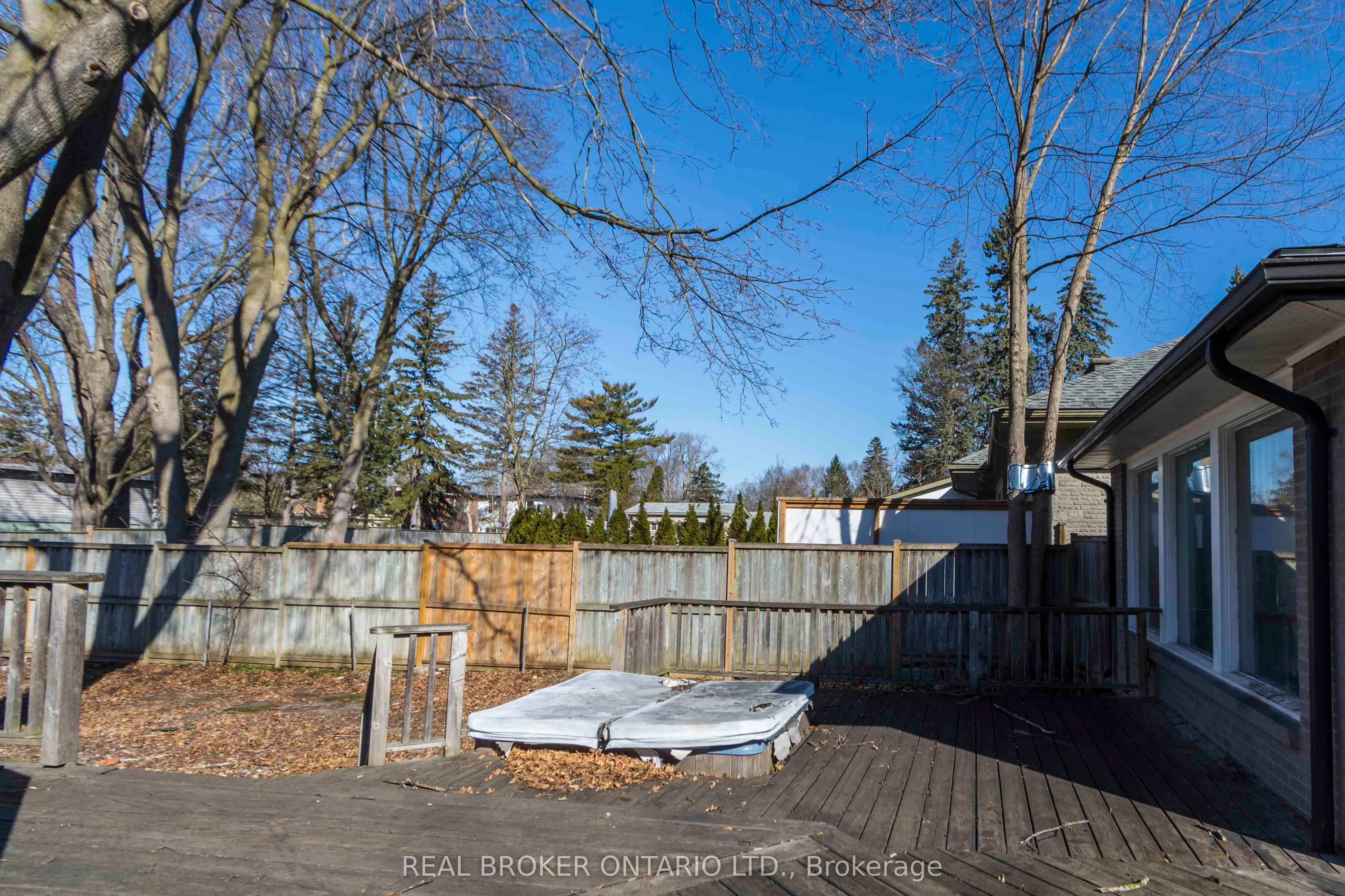 250 Macdonald Avenue