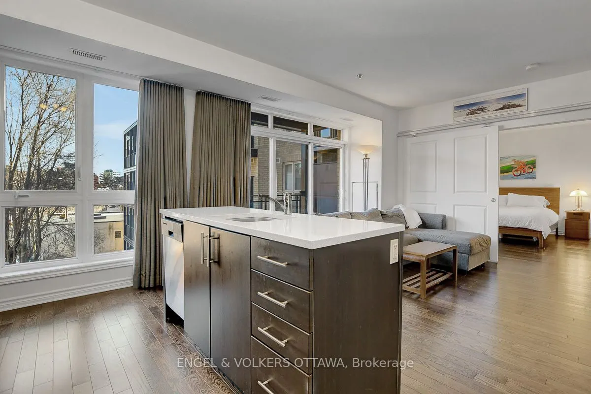 429 Kent Street #428