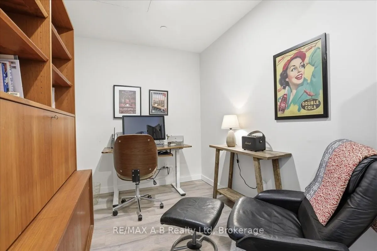690 King Street W #214