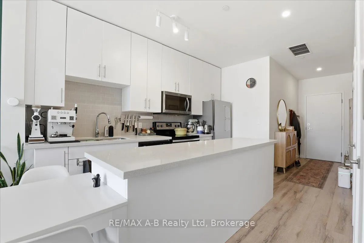690 King Street W #214