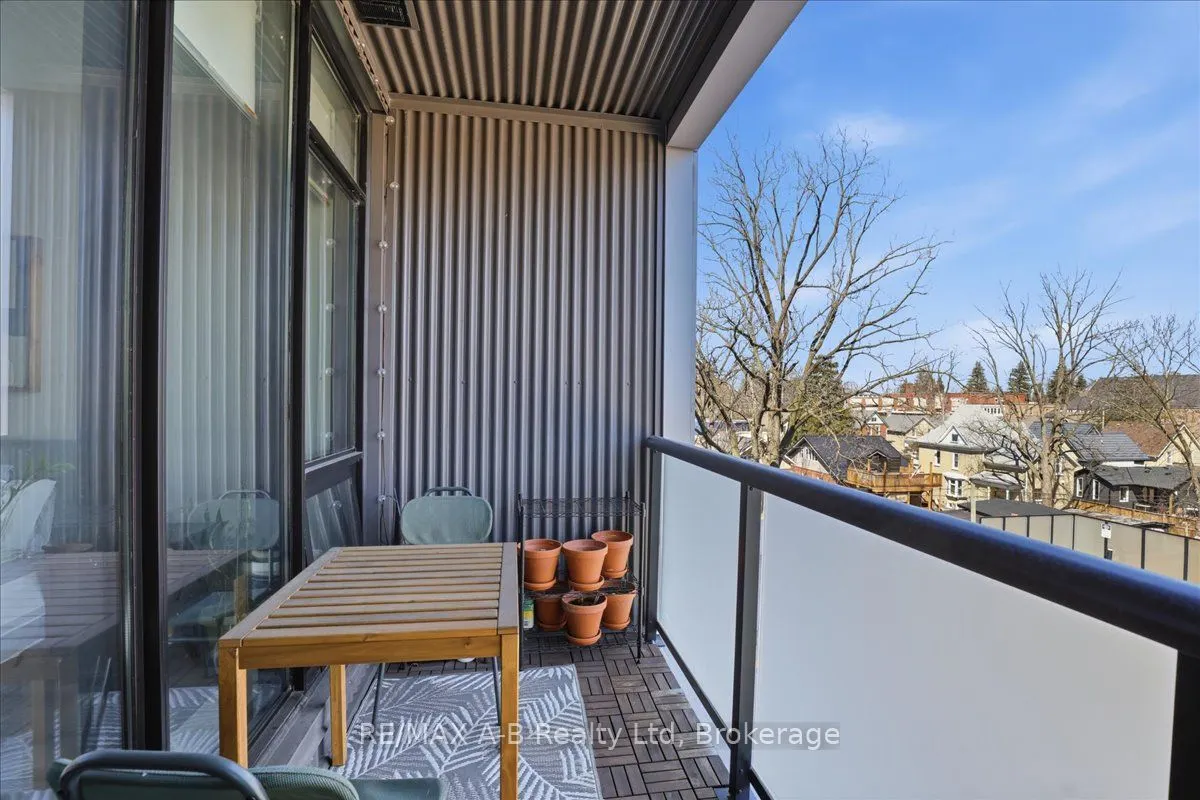 690 King Street W #214