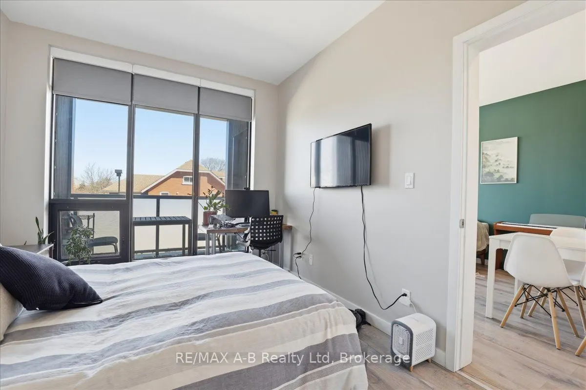 690 King Street W #214