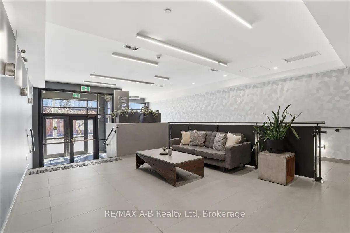 690 King Street W #214
