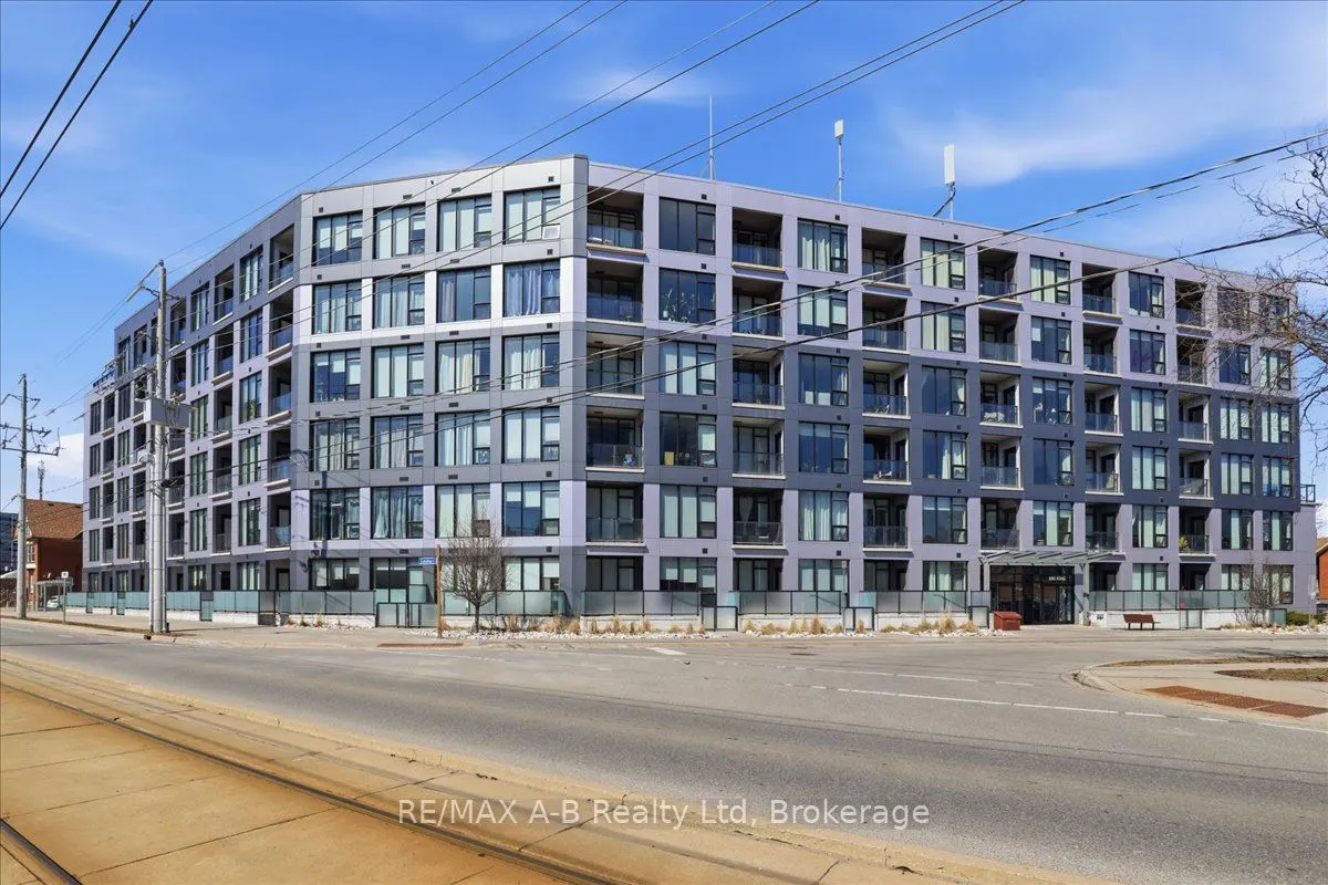 690 King Street W #214