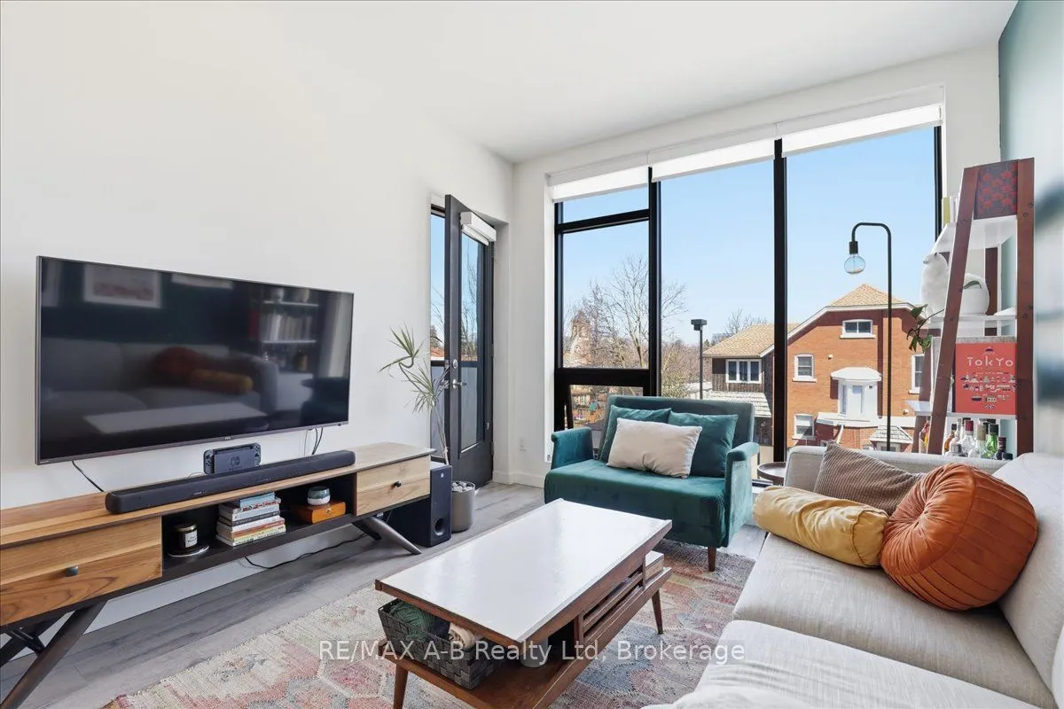 690 King Street W #214