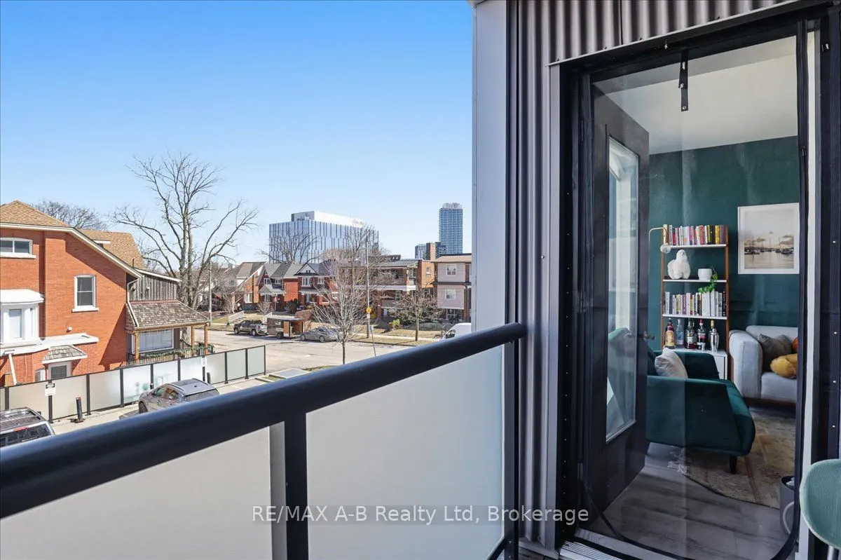 690 King Street W #214