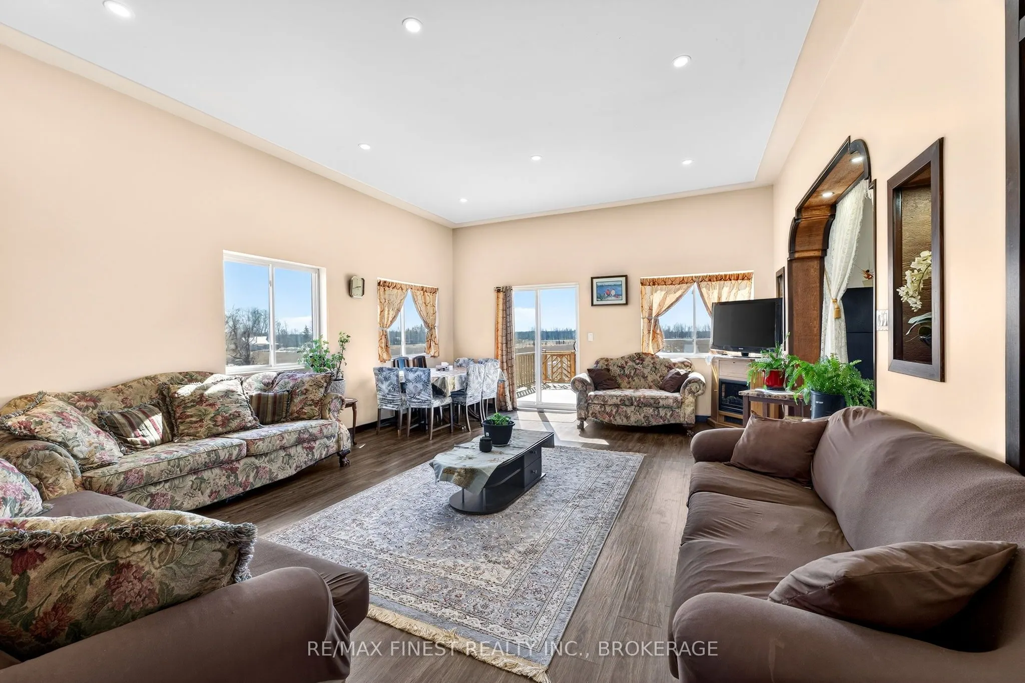 4326 County Rd 6