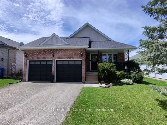 624 Cedar Street W