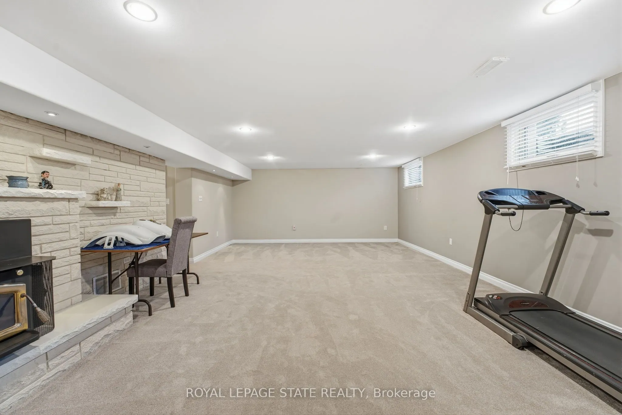 473 Mohawk Road W