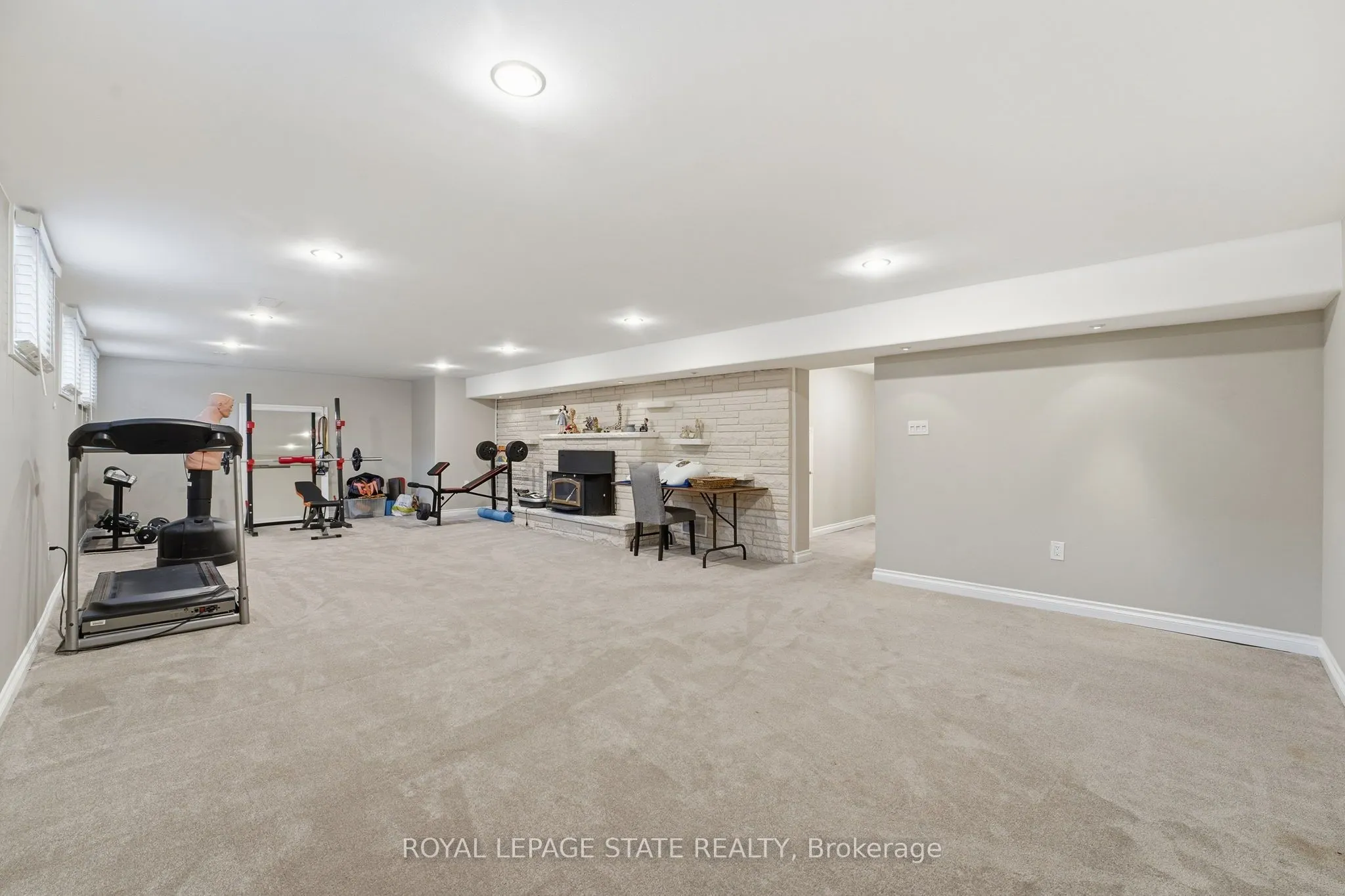 473 Mohawk Road W