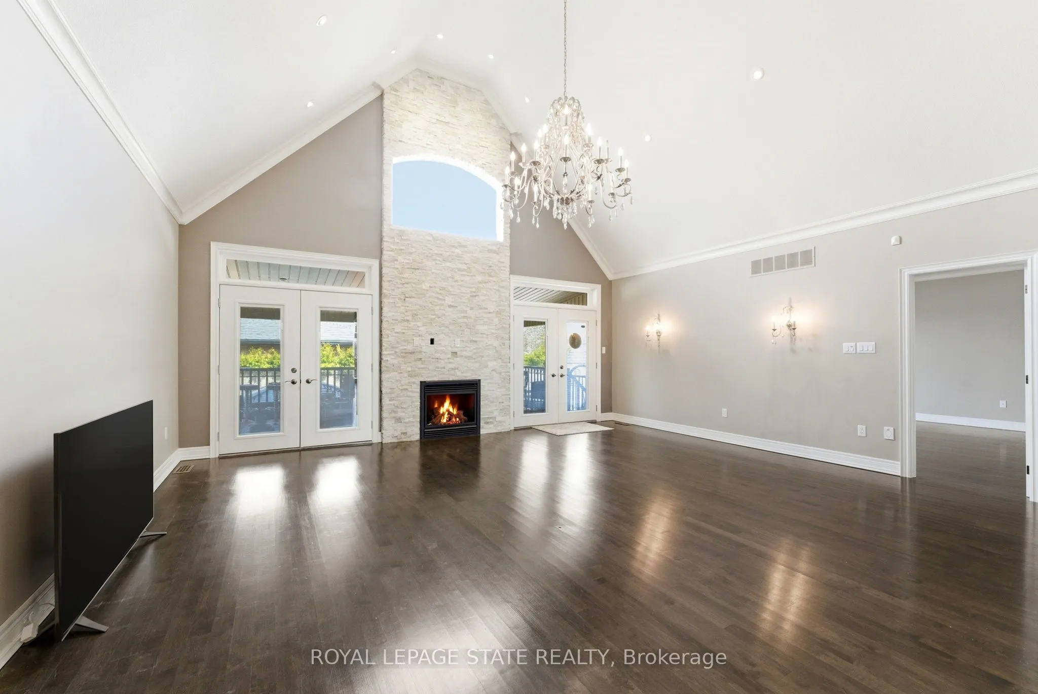 85 Hillcroft Drive