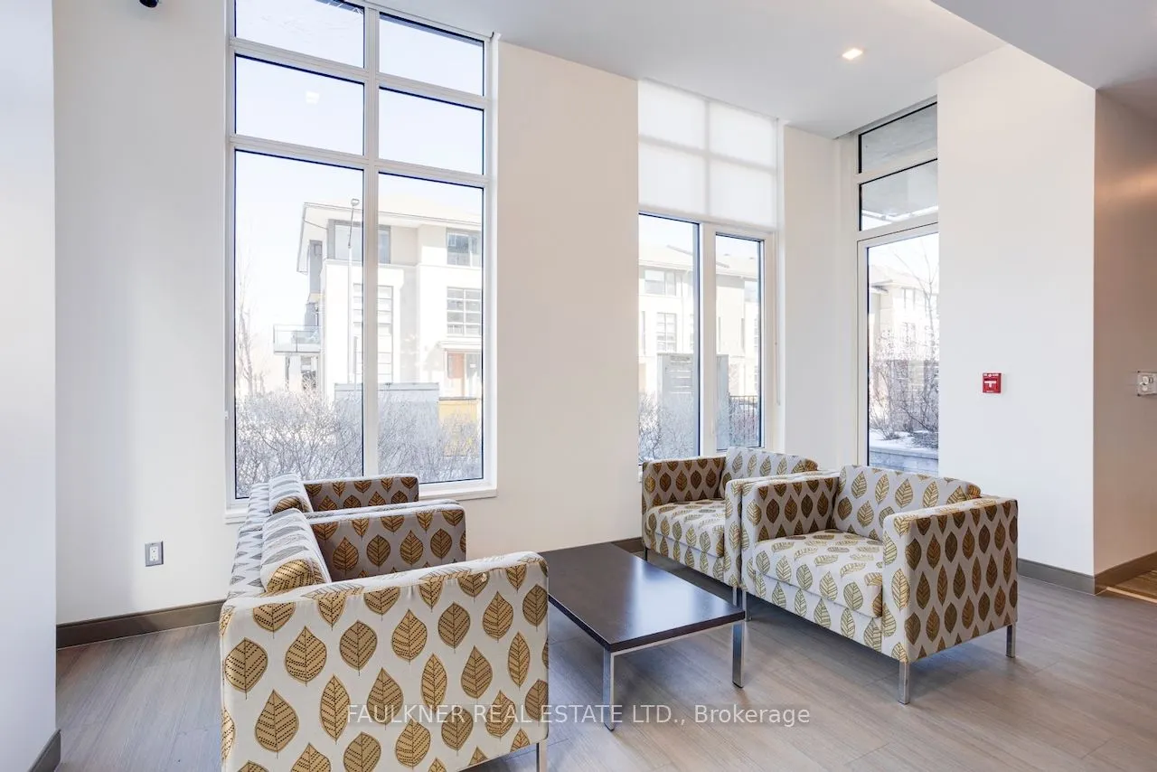 530 De Mazenod Avenue #413