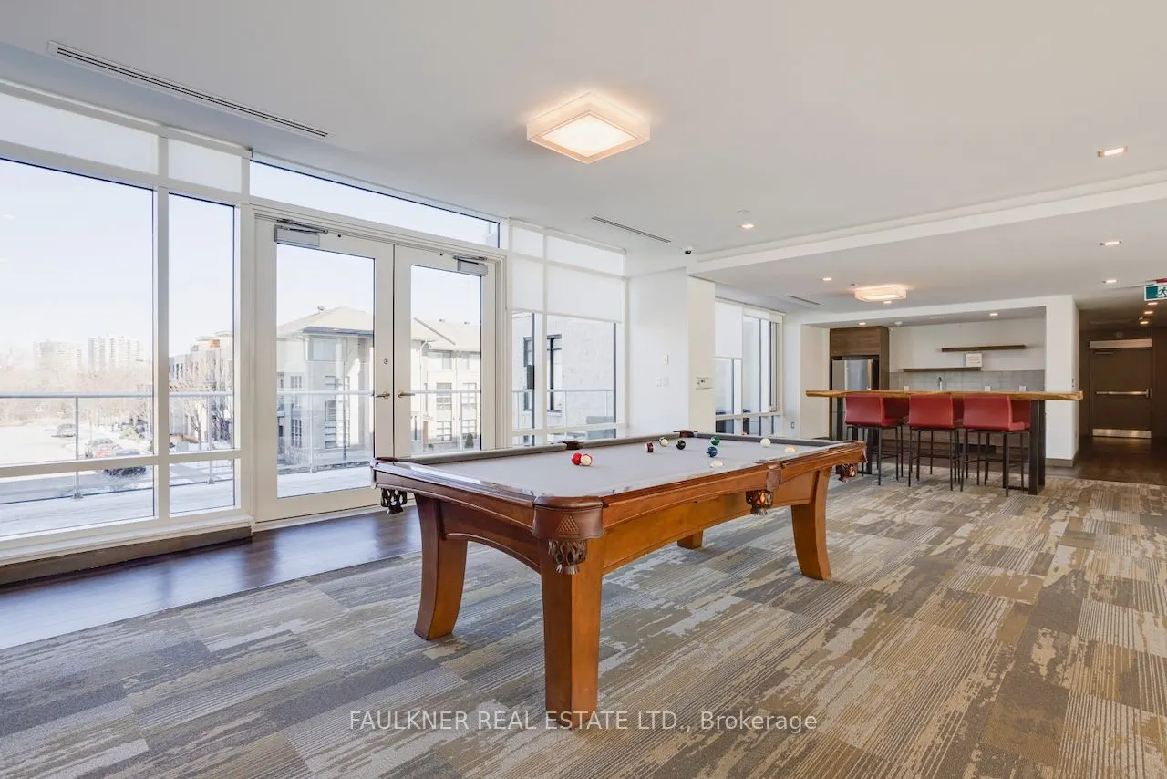530 De Mazenod Avenue #413