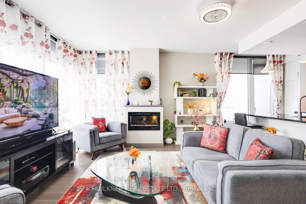 530 De Mazenod Avenue #413