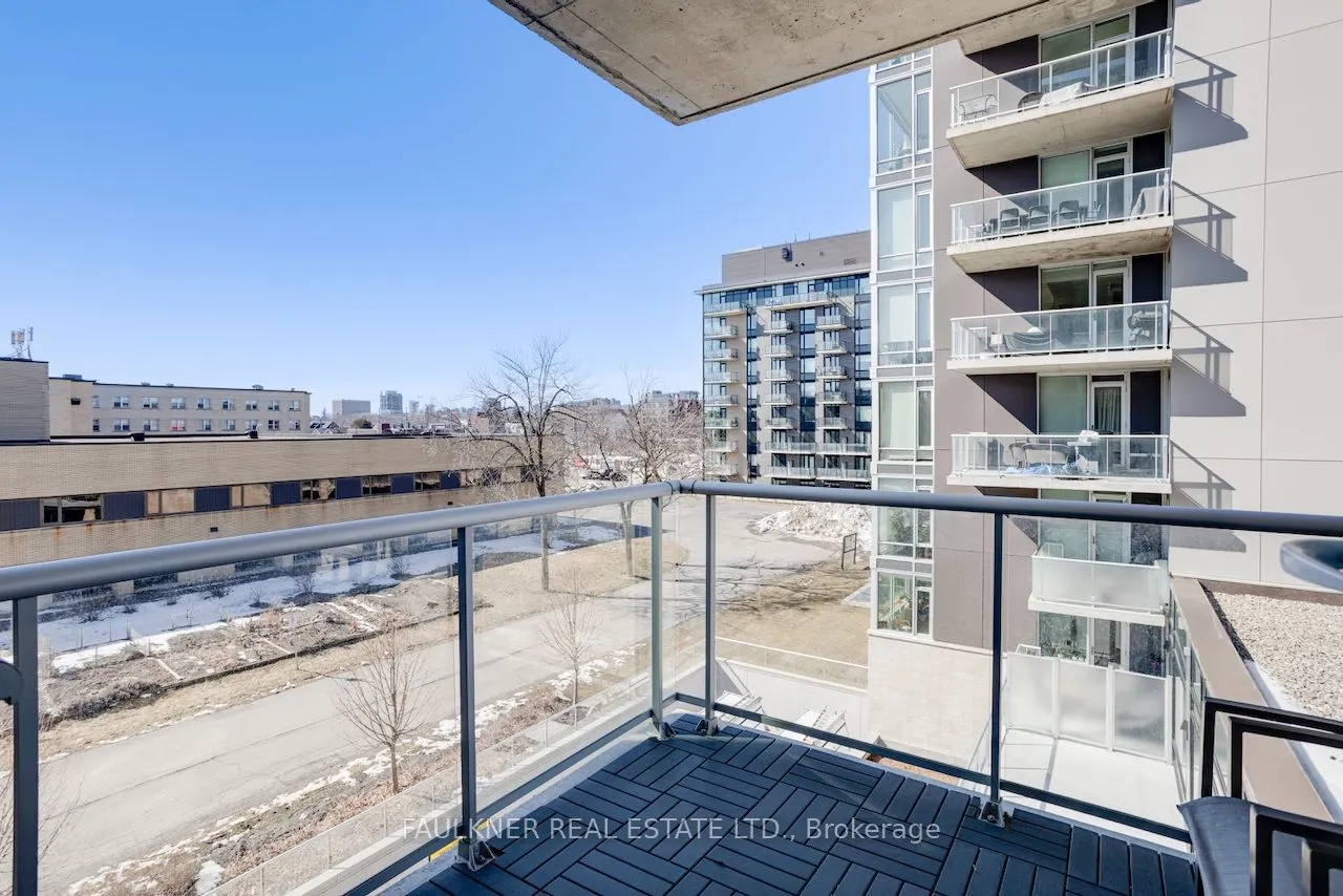 530 De Mazenod Avenue #413