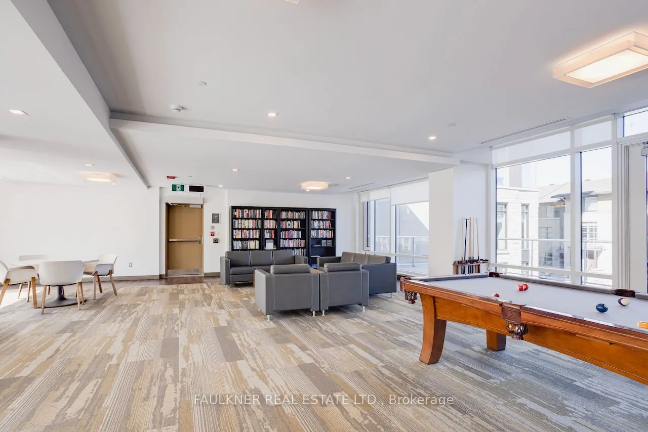 530 De Mazenod Avenue #413