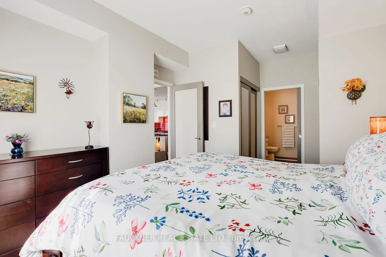 530 De Mazenod Avenue #413