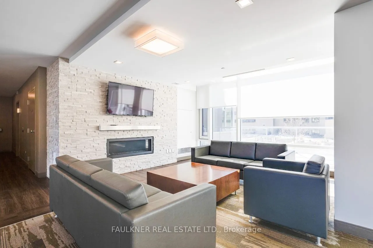 530 De Mazenod Avenue #413