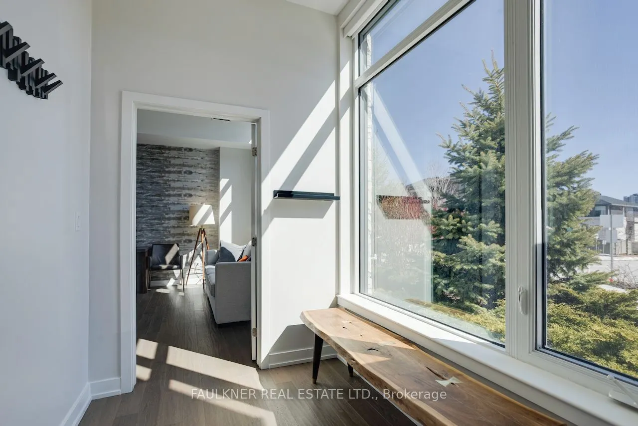 530 De Mazenod Avenue #413