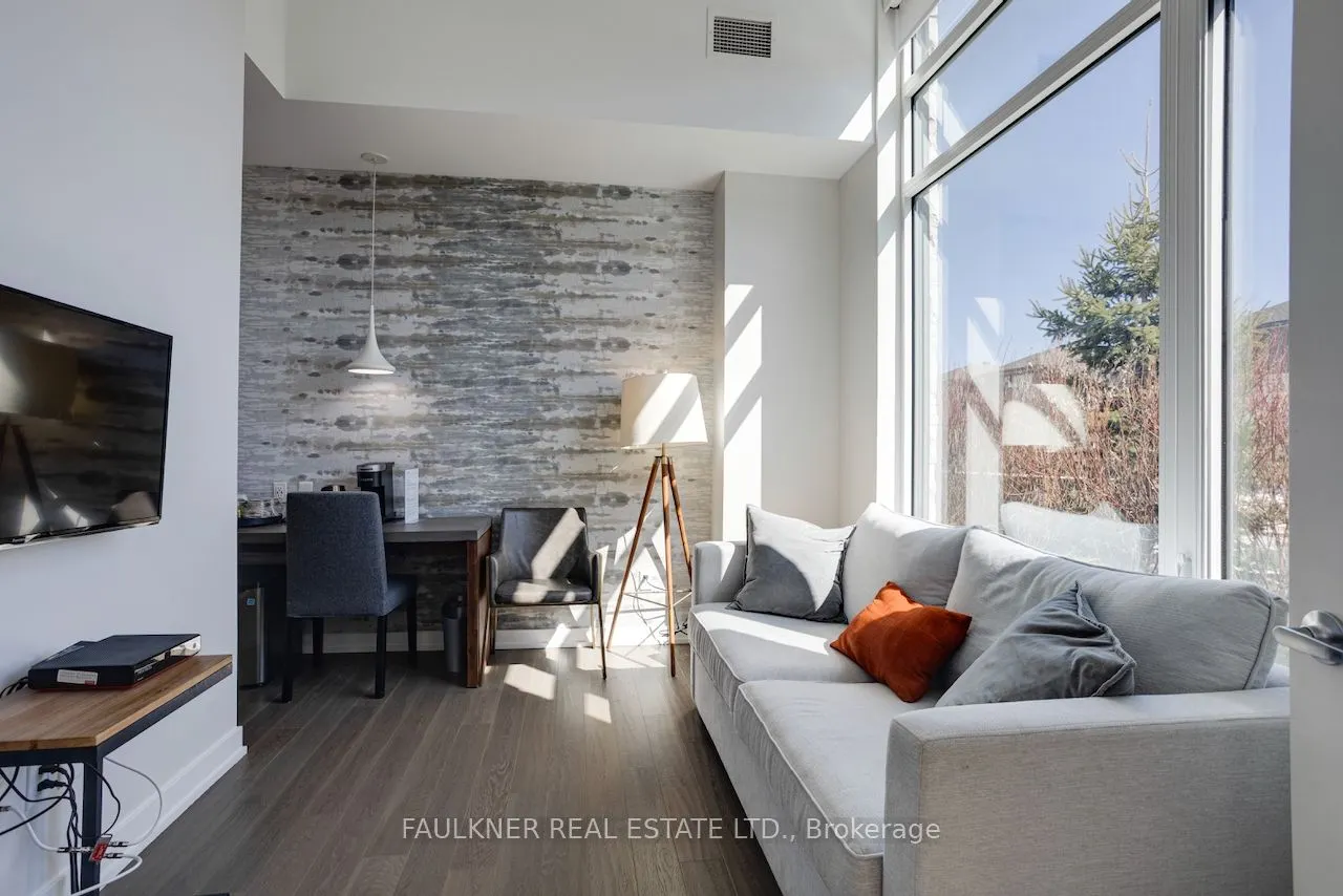 530 De Mazenod Avenue #413