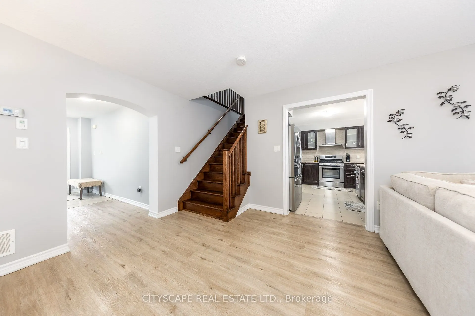 121 Crafter Crescent