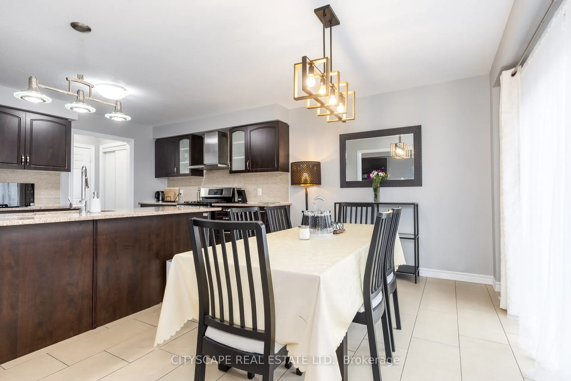121 Crafter Crescent