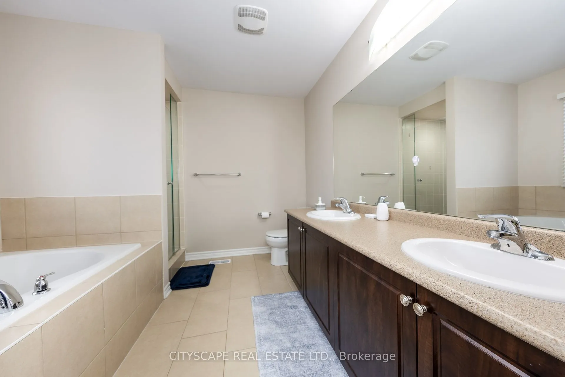 121 Crafter Crescent