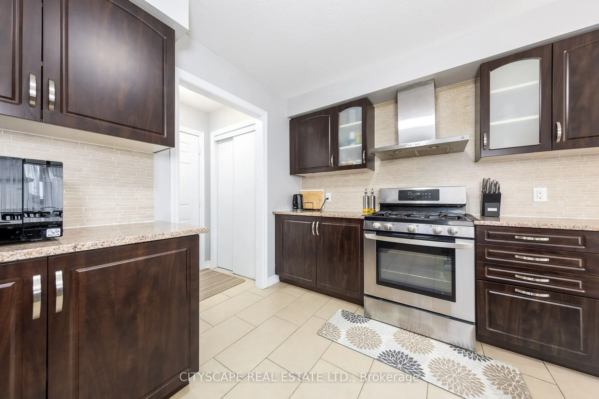 121 Crafter Crescent