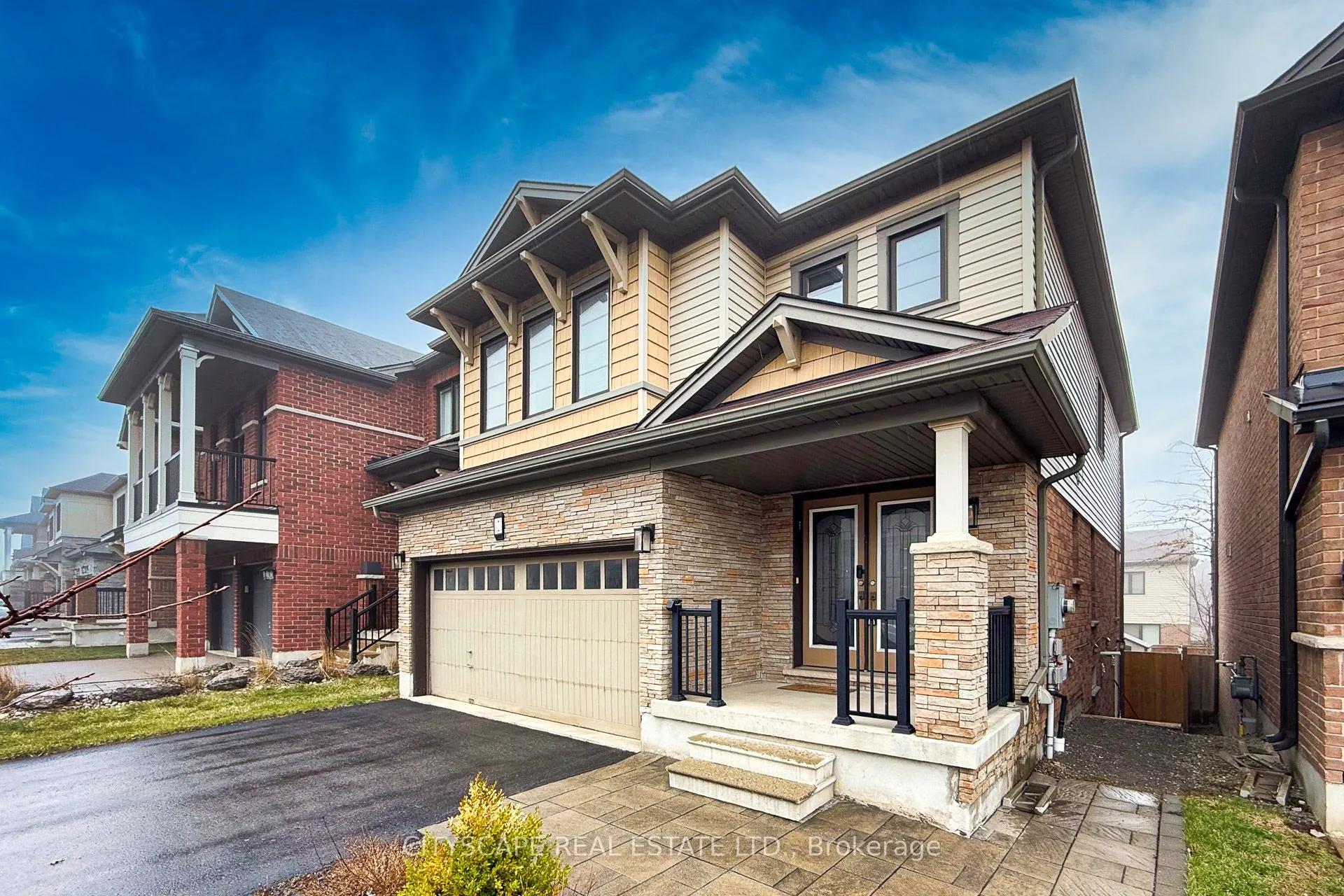 121 Crafter Crescent