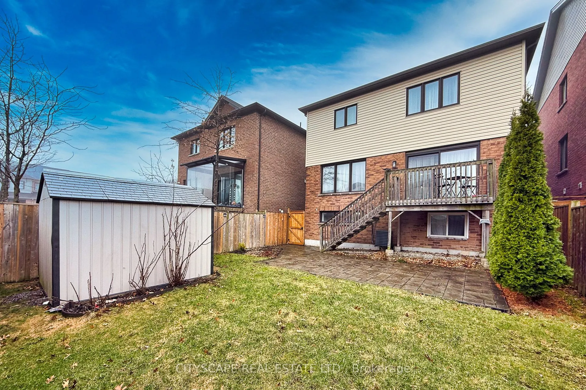 121 Crafter Crescent