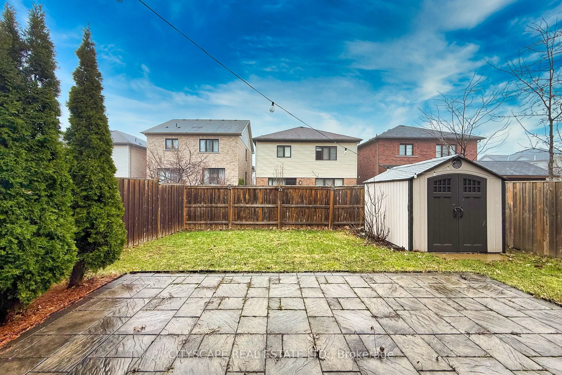121 Crafter Crescent