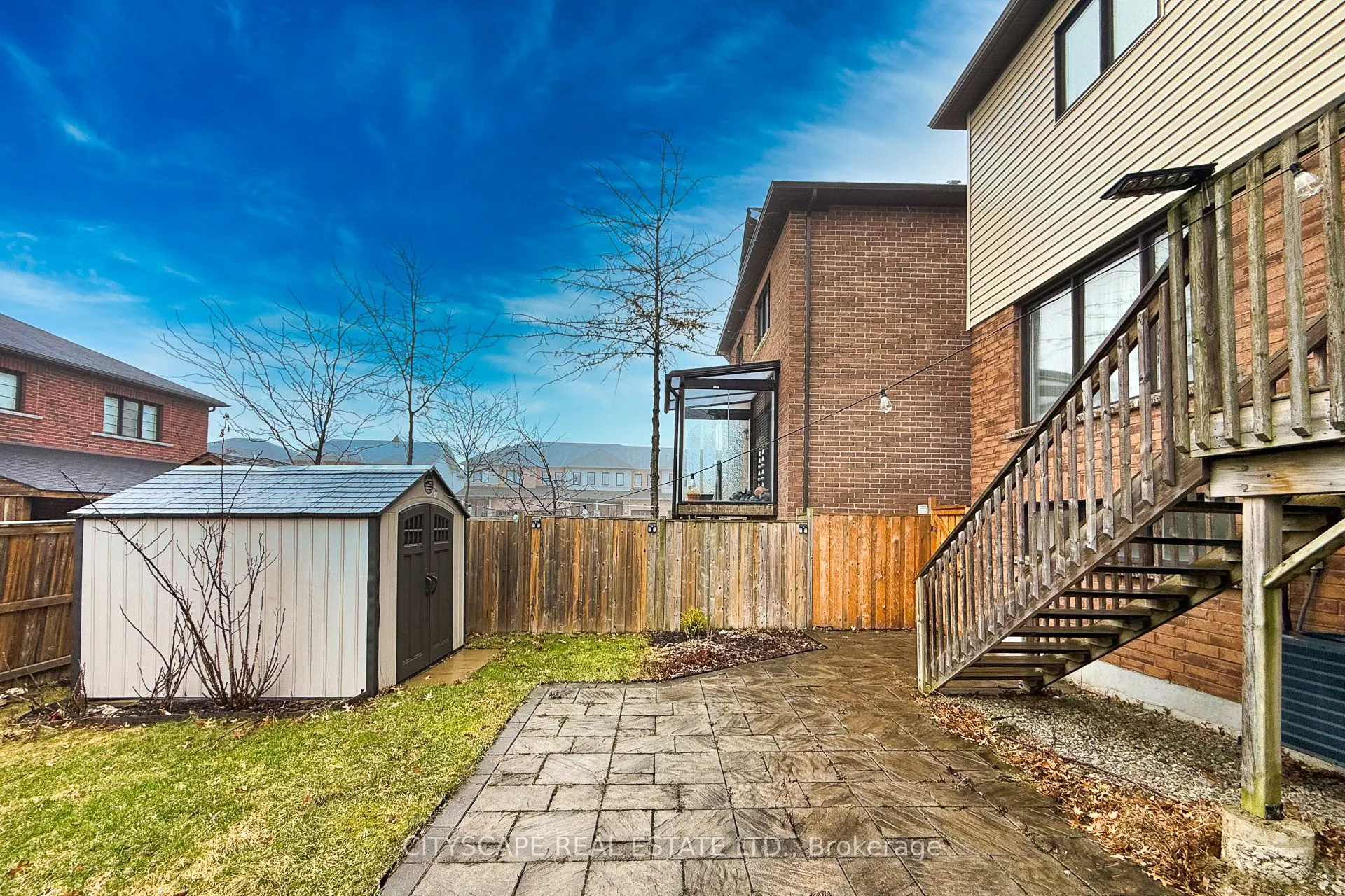 121 Crafter Crescent