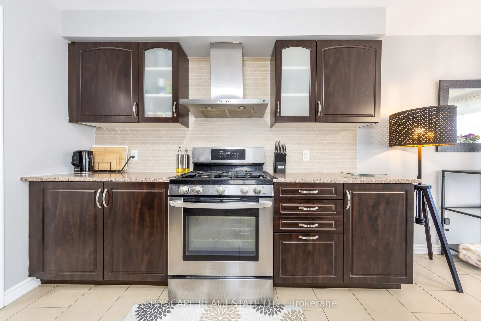 121 Crafter Crescent