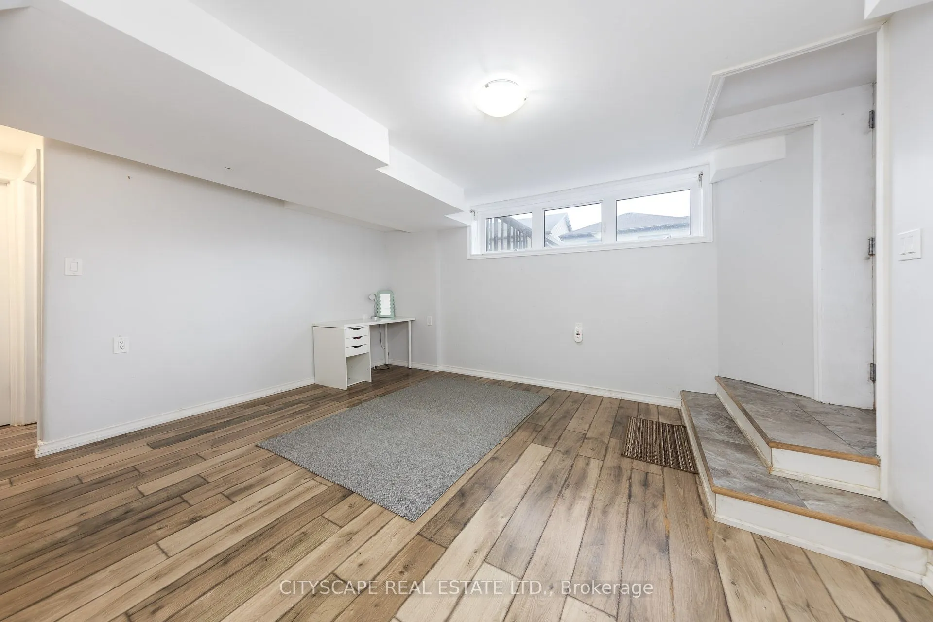 121 Crafter Crescent