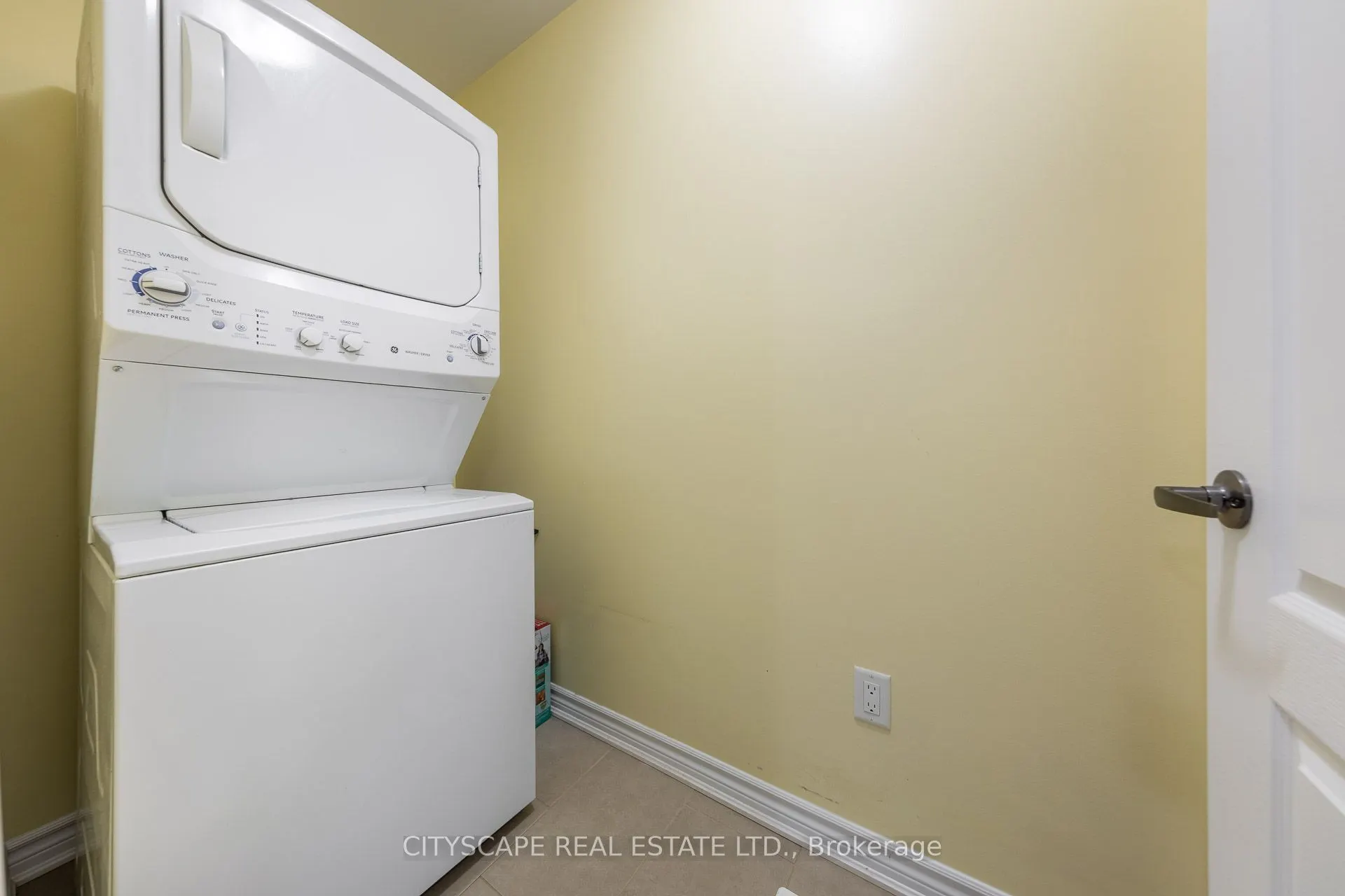 121 Crafter Crescent