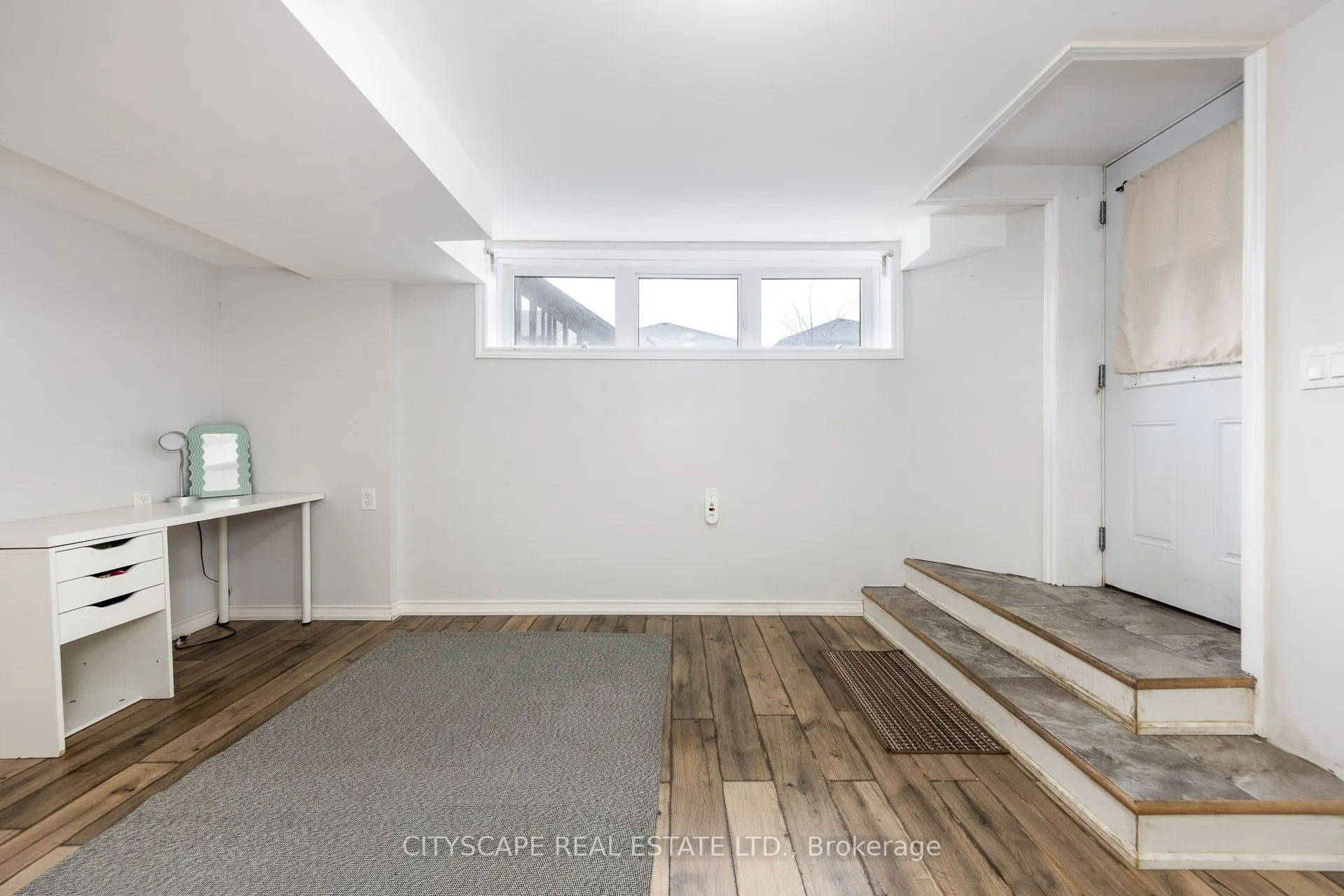 121 Crafter Crescent