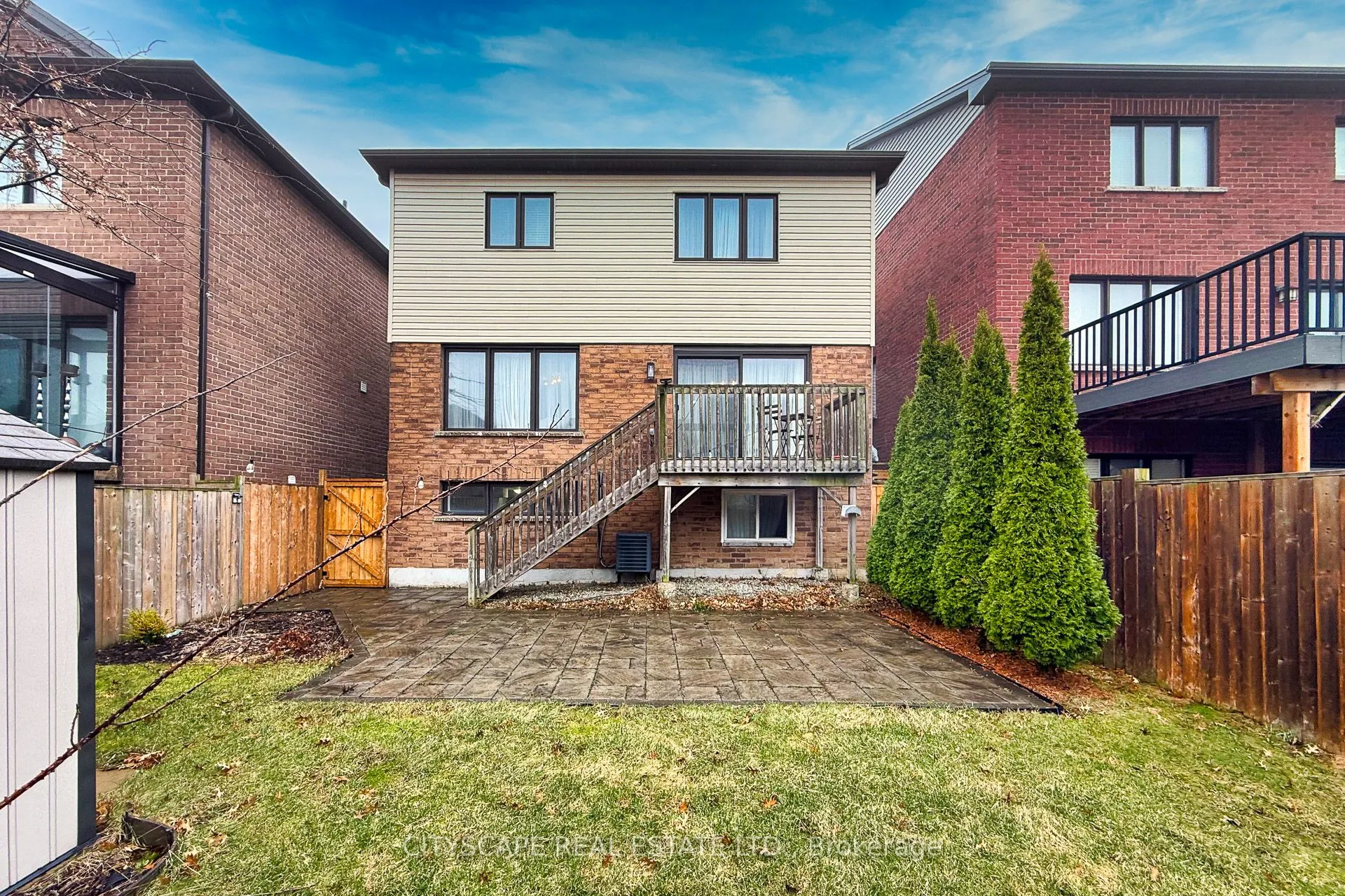 121 Crafter Crescent