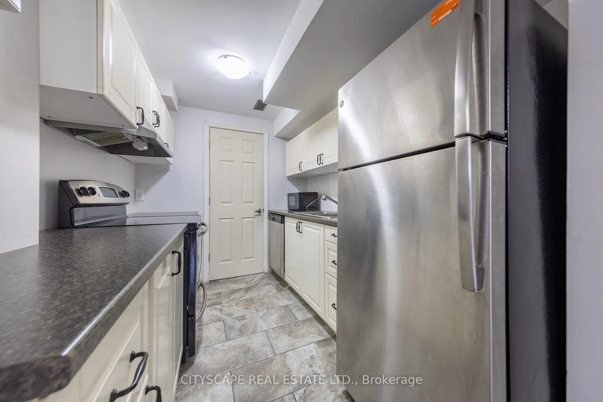 121 Crafter Crescent