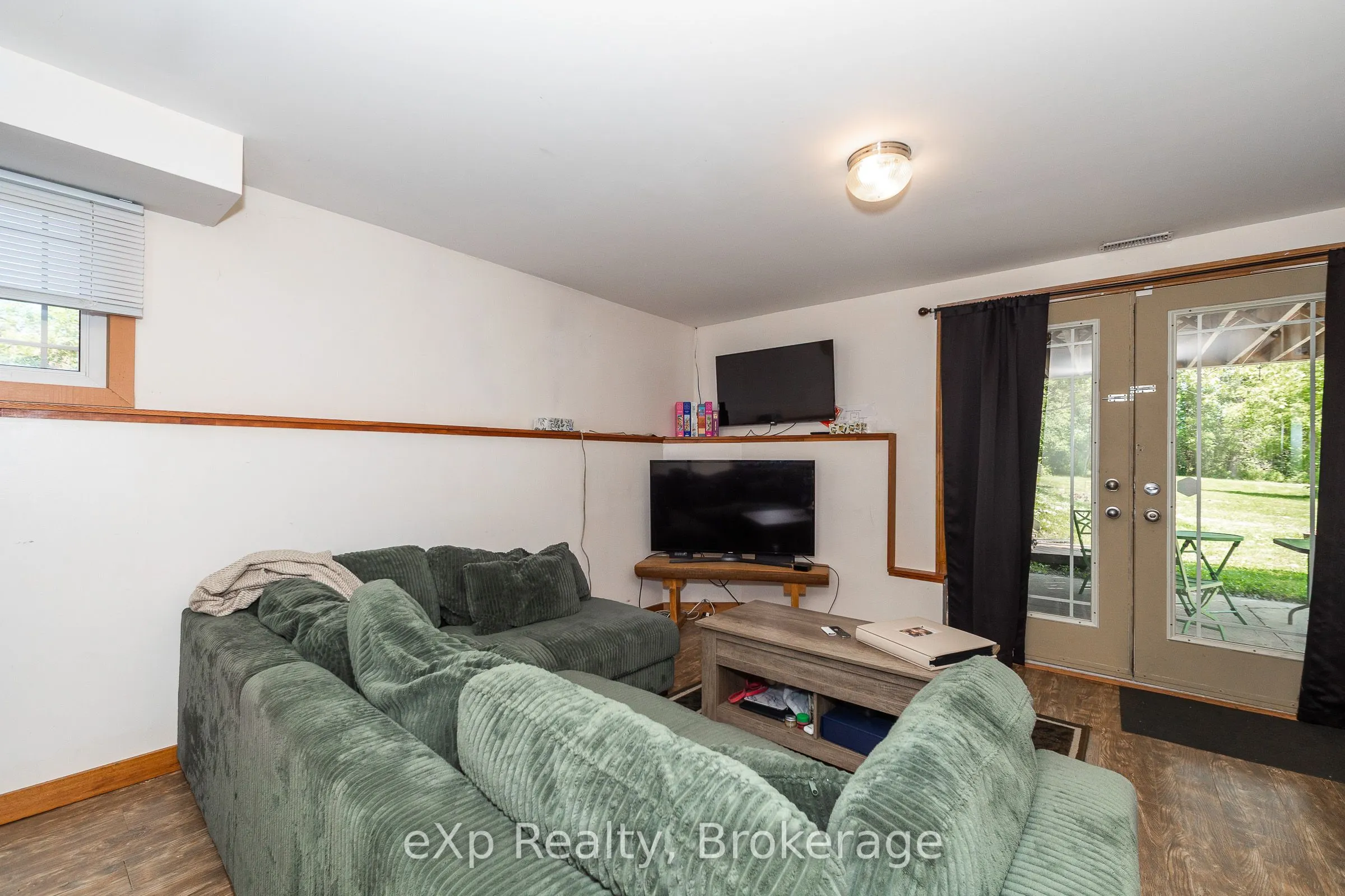 910 26th Street E