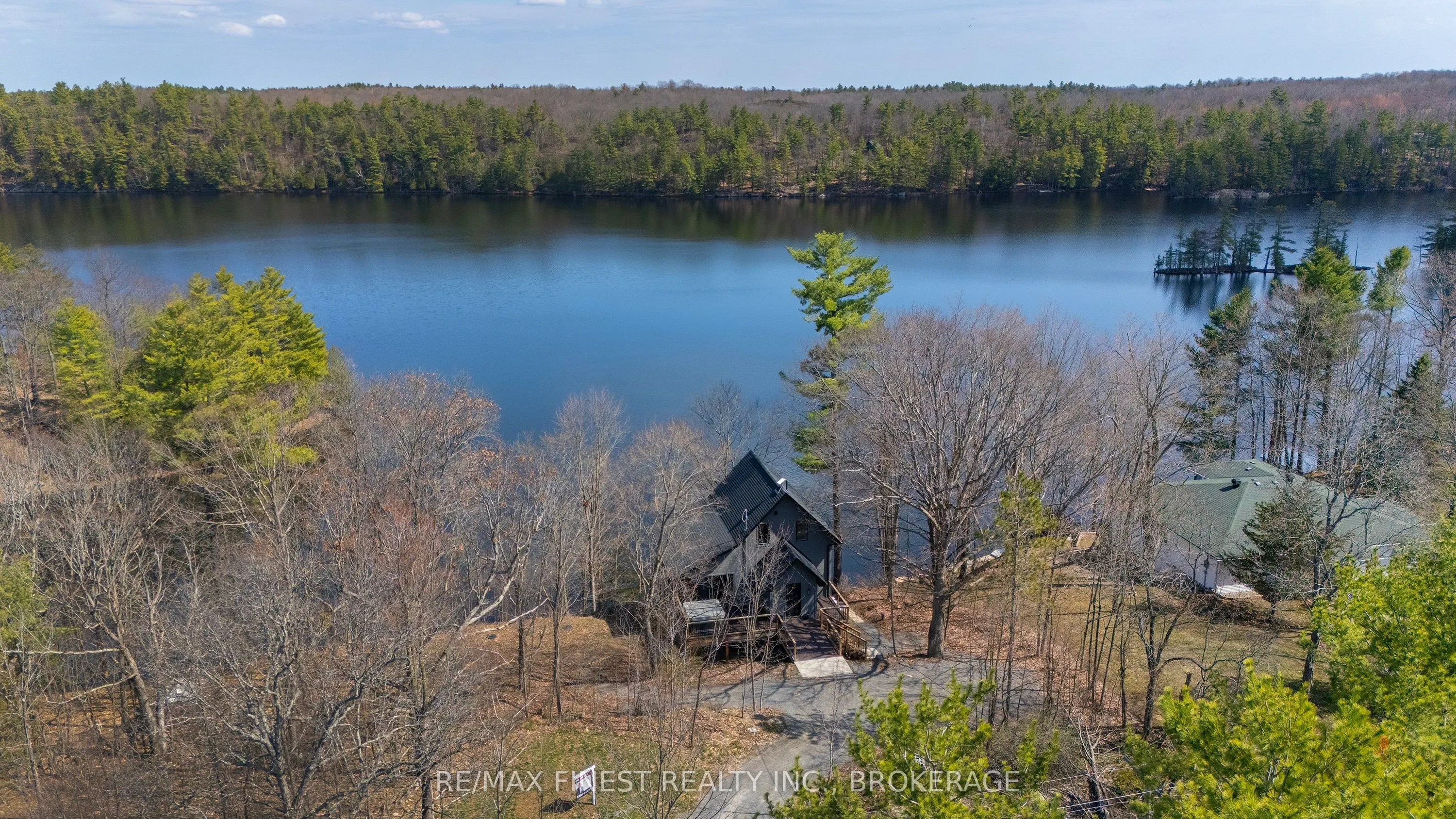 1005 MacDonald Lane