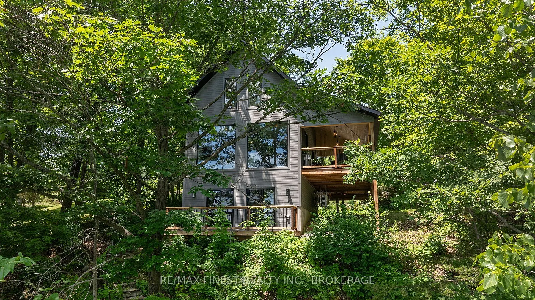 1005 MacDonald Lane