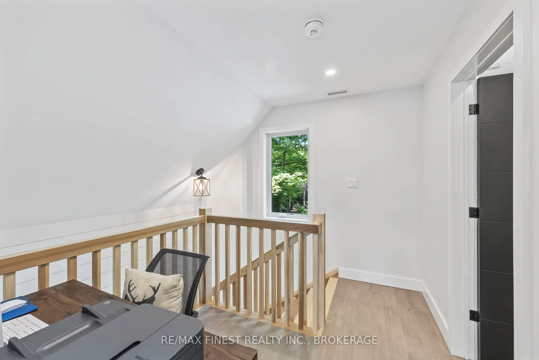 1005 MacDonald Lane