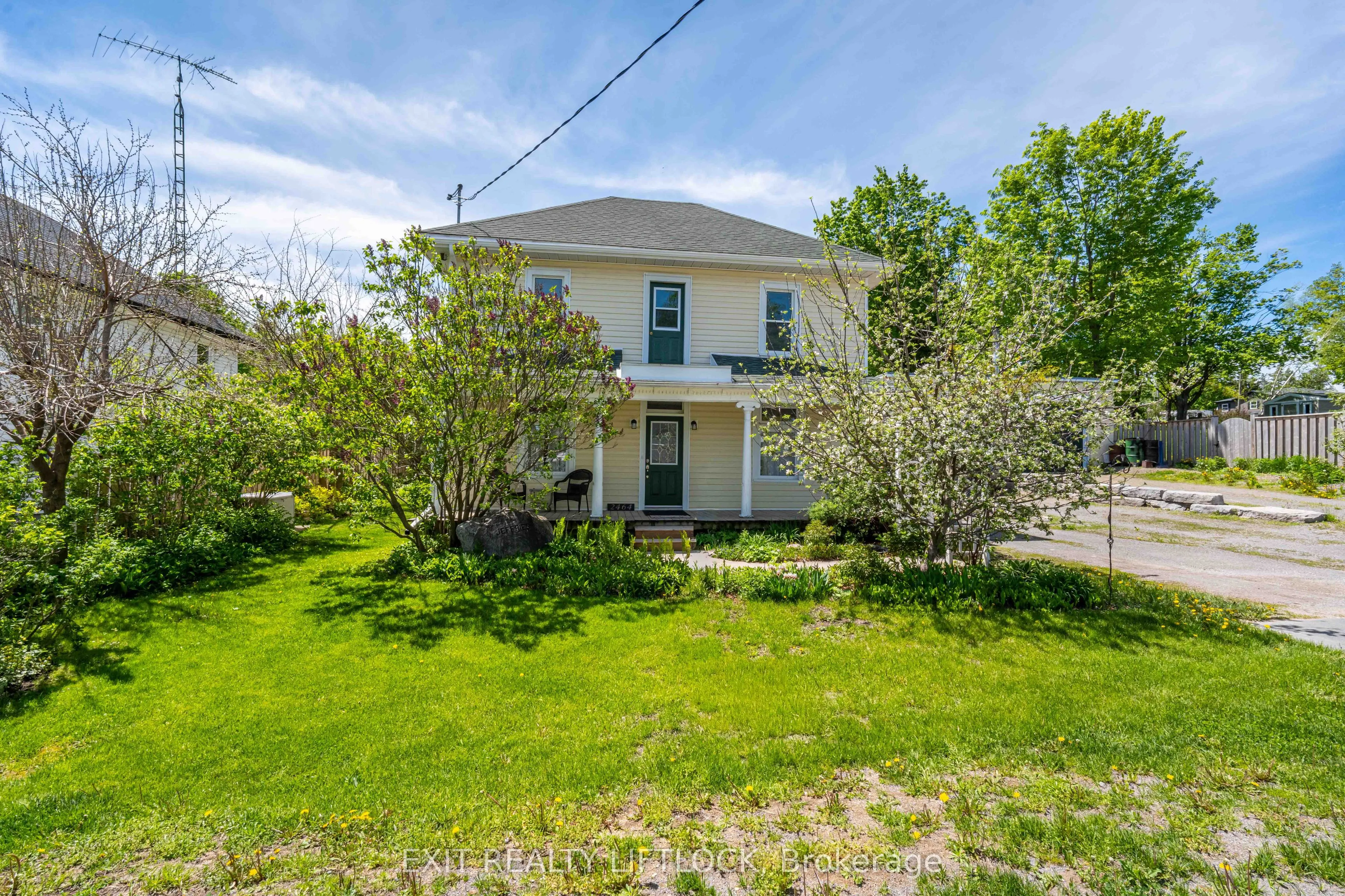 2464 Queen Mary Street
