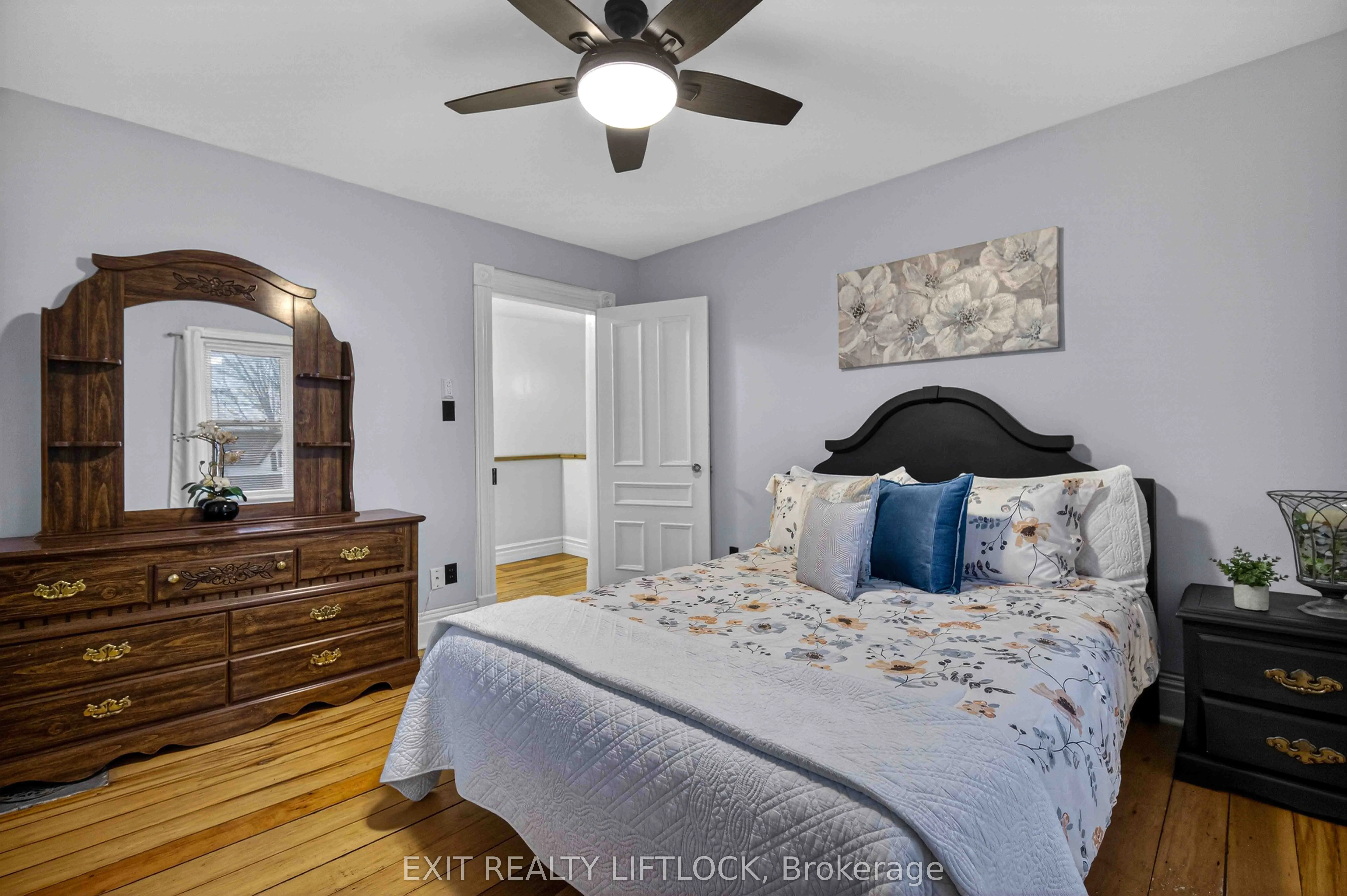 2464 Queen Mary Street