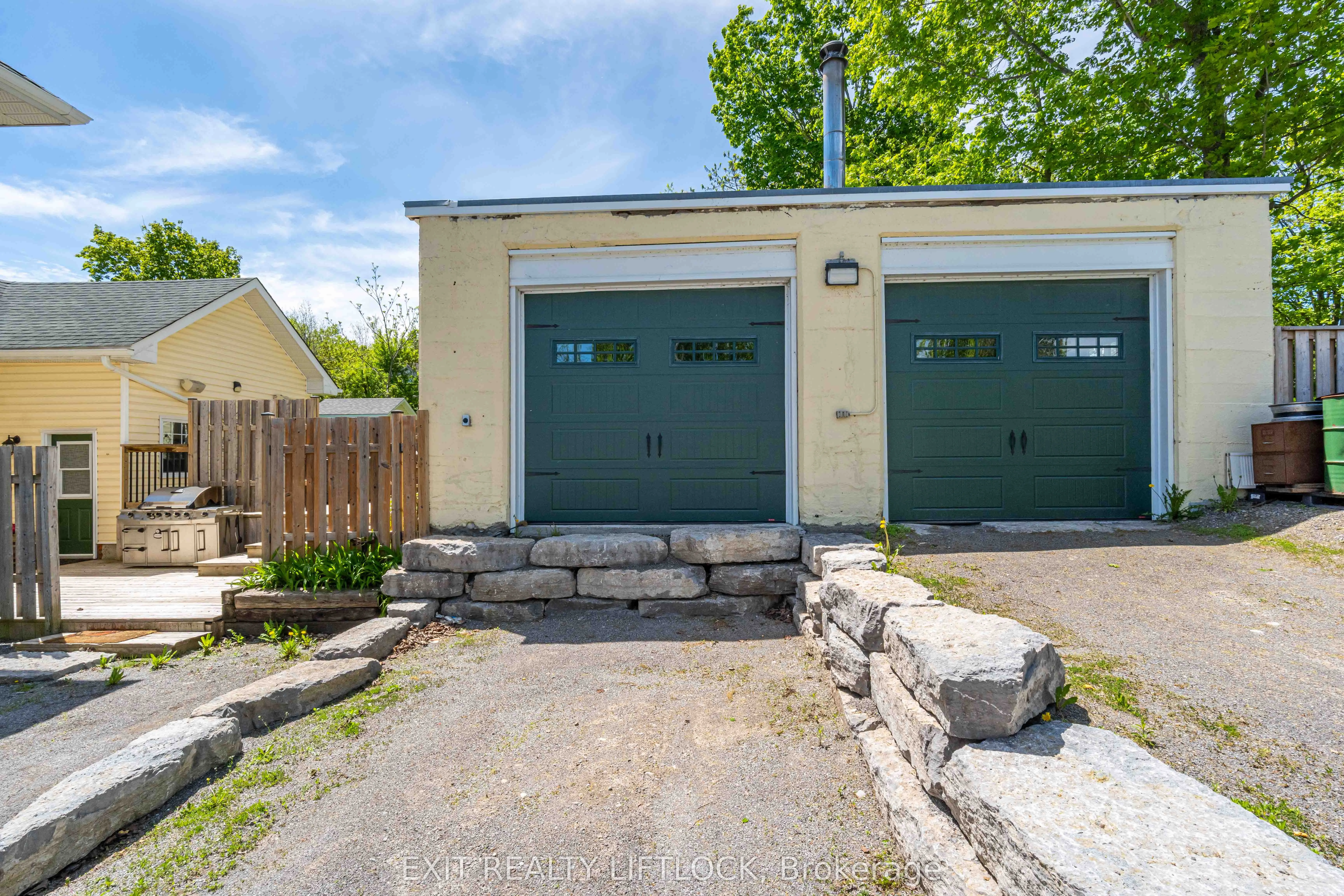 2464 Queen Mary Street